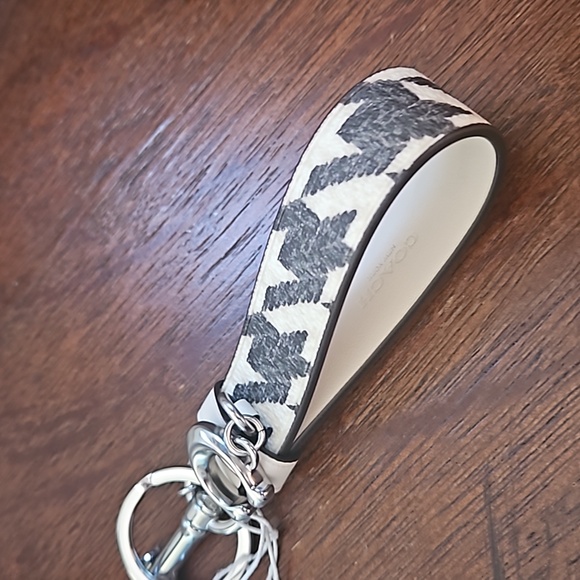 COACH KEYRING - Picture 3 of 12